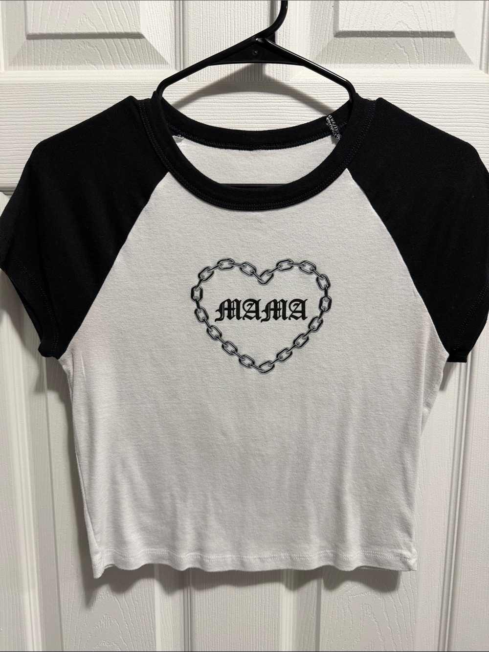 Bella Canvas Black & White Raglan Crop Top with Chain Heart 'MAMA' Graphic